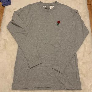 Men’s long sleeve grey top with embroidered rose